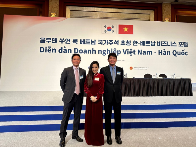 Tran Quang Vinh (PV Capital) and Sung Seung Hoon (Asong Invest) at the MoU. Photo courtesy of Asong.